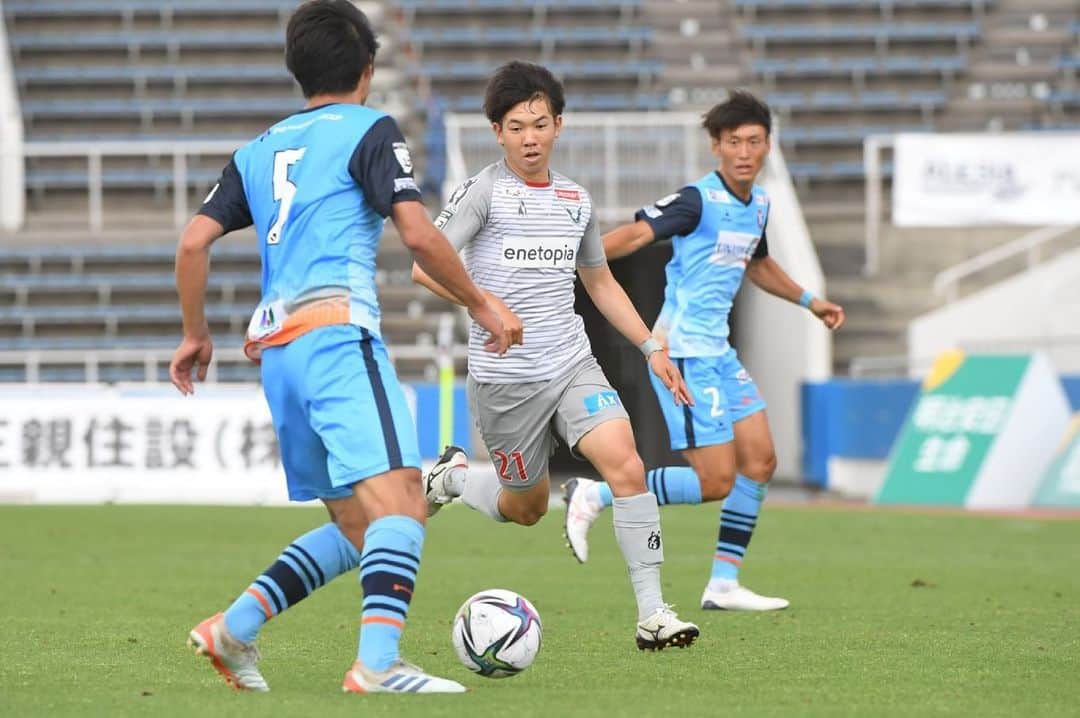 永島悠史のインスタグラム：「怪我から復帰して鳥取に来て初めての試合でした。 これからチームの力になれるように頑張ります。  #ガイナーレ鳥取」