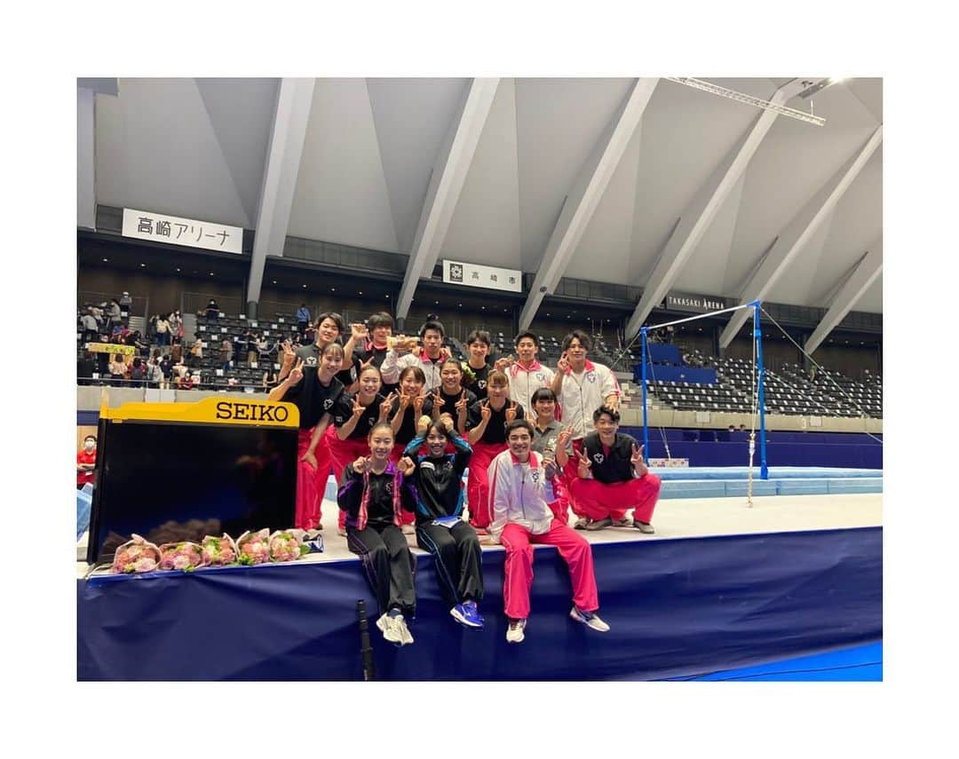 村上茉愛さんのインスタグラム写真 - (村上茉愛Instagram)「6/6 ・ ・ 全日本種目別終了しました。 今回も試合が開催できる事に感謝します。 これで男女共にオリンピック代表が決定🙌 男子の熾烈な戦いを目の前で見て オリンピックに向けて気が引き締まりました。 ・ 跳馬と平均台にエントリーして2種目とも優勝できました🏅 たくさんの課題が見つかったのでしっかり練習していきます。 ・ ・ #全日本種目別#オリンピック代表 #種目別#2冠👑#写真時のみマスク外しました」6月6日 21時42分 - mai___murakami