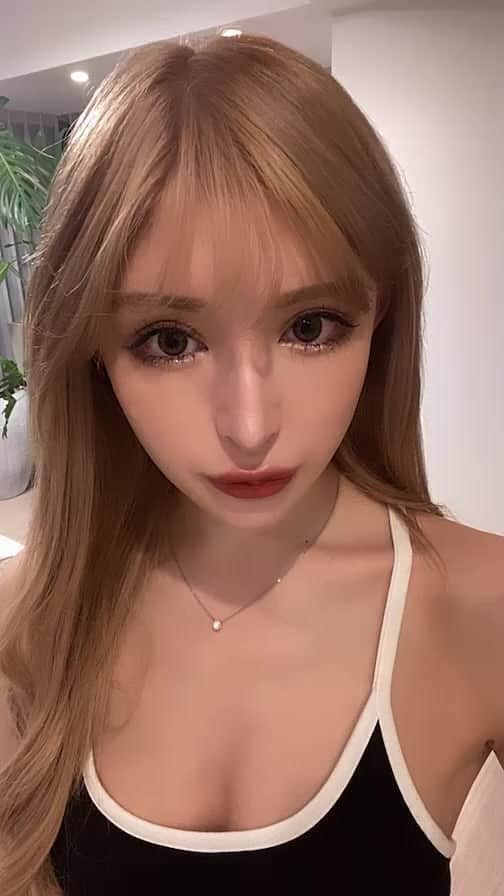 のインスタグラム：「@revies_official  ヒト幹細胞培養液エクソソーム配合の美容液です🥰」