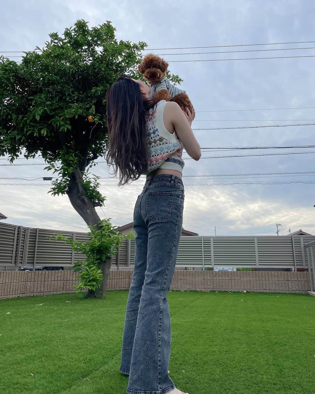 平野夢来（ゆぴぴ）のインスタグラム：「家族構成は ぱぱ、まま、姉、妹、からあげ、私　🙃」