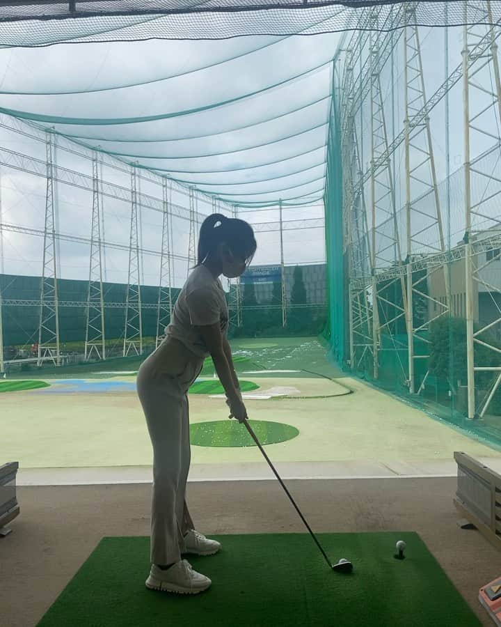 大石絵理のインスタグラム：「☔️でキャンセルしたので練習にきました🦭🦭🦭🦭🦭🦭が晴れてるガーン🦭🦭🦭」