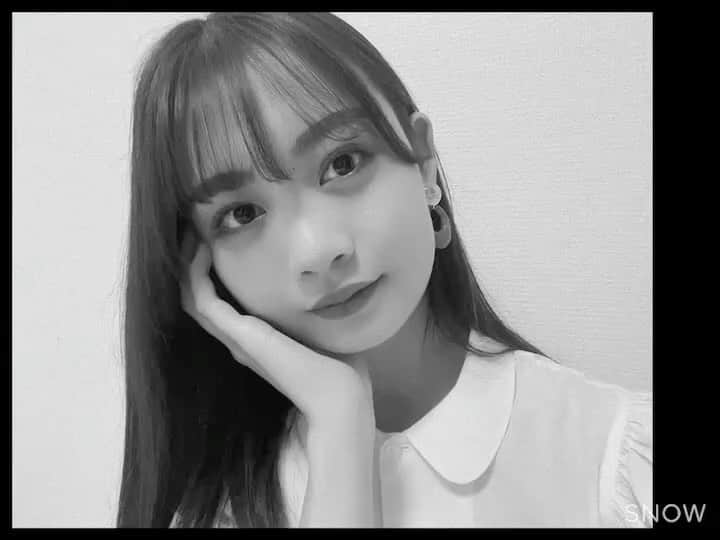 安村真奈のインスタグラム：「オシャレなsnowのスタンプ使ってみた！ モノクロの4カットが素敵~♡  #snowcam #SNOWエフェクト #人生4カット #pr #安村真奈」