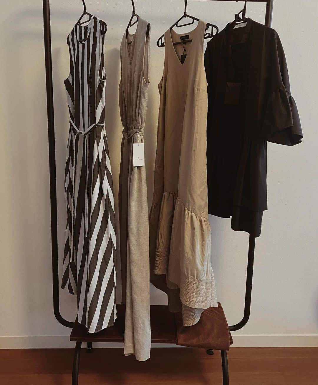 宮本沙恵のインスタグラム：「あまり自分のブランド以外のお洋服を載せてこなかったので、たまには購入品を…♡ . こちらはワンピース達👗 #夏服#購入品」