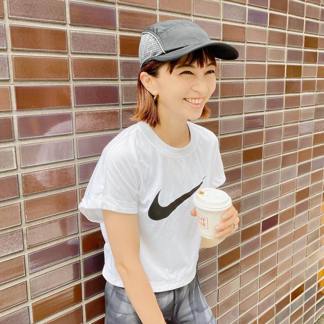 安田美沙子さんのインスタグラム写真 - (安田美沙子Instagram)「久々のカフェラン☕️ 楽しかった✨ 12キロを　@kimurayasuto  コーチは楽しみが勝つように演出してくださいます。 色々な事、ネガティブな事もあるけれど、幾度となくランに救われて来た。 @635_prosperity  にはもう14年も一緒に走り続けて頂いてます✨ この日も、モヤモヤを美味しいコーヒーと人生の先輩たちと共に吹き飛ばせた感じ。 色んなものに流されずに、自分をしっかり持っていよう。 ぶれそうになったらまた走ろう！  6/26 東北希望の襷マラソン　のゲストも近付いて来ました。 私は8キロ走る予定。 もっと練習しなくては。。。 笑顔で走るために🌈  #run #runner #caffe  #caferun #happy #ネガティブな気持ちにさよなら　#ぶれない自分でいたい　#好きなことしよう　#幸せみつけよう」6月6日 17時49分 - yasuda_misako