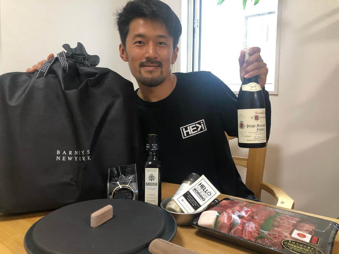 阪野豊史さんのインスタグラム写真 - (阪野豊史Instagram)「31歳になりました！  沢山のプレゼントありがとうございます🎁😭  早く怪我治して良い一年にするぞ！」6月6日 18時17分 - sakanotoyofumi_official