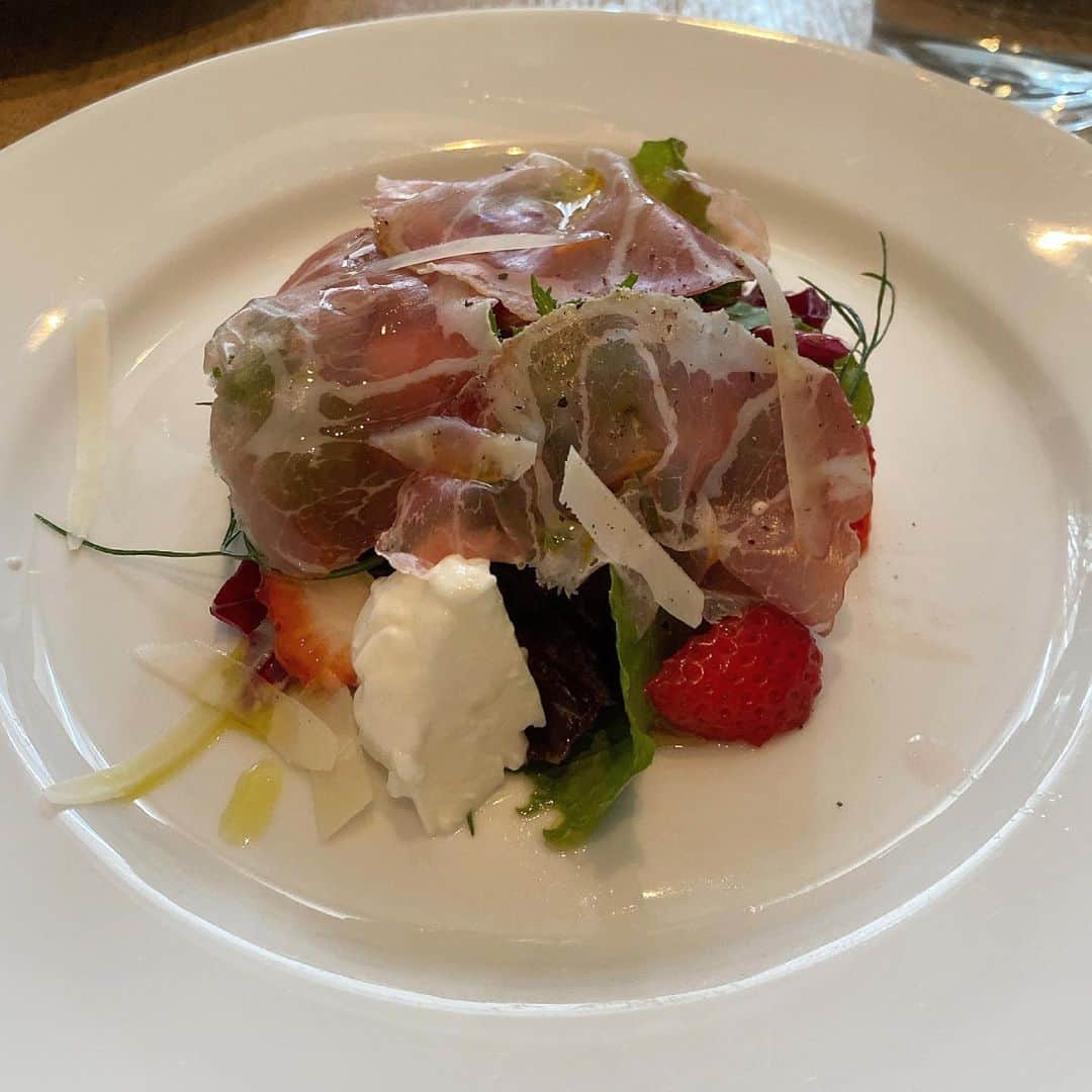 穴井千尋のグルメインスタ