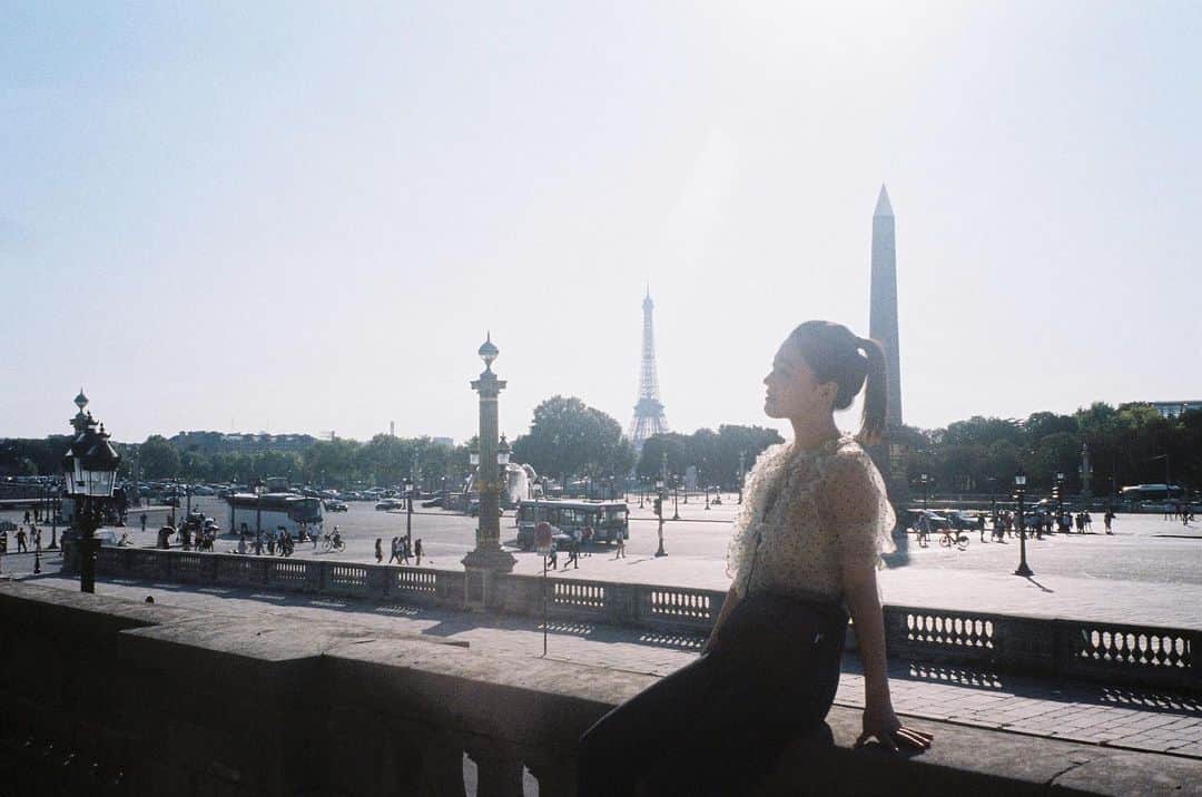 久住小春さんのインスタグラム写真 - (久住小春Instagram)「二年前のパリ🇫🇷 ３日くらいしかいれなくてゆっくりできなかったから、今度はゆっくり行きたいなぁ🇫🇷🦭🥺 街が映画の様でどこでとっても写真映えする🐳 #paris  #2年前のfilm😇」6月6日 23時00分 - koharu_kusumi.official