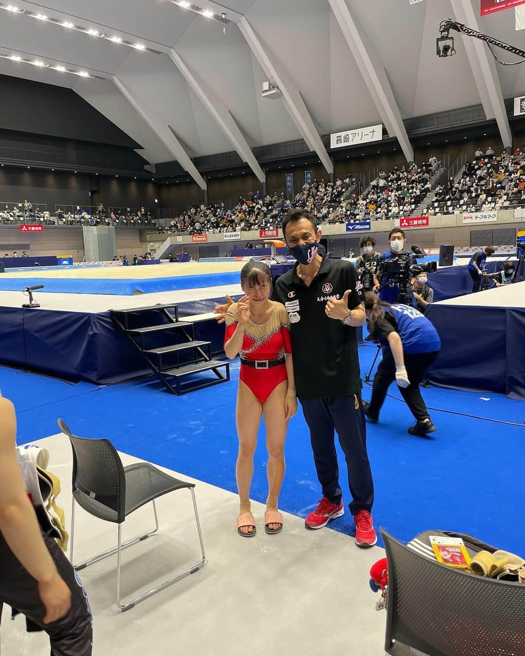 杉原愛子さんのインスタグラム写真 - (杉原愛子Instagram)「全日本種目別選手権決勝応援ありがとうございました✨ このような状況の中大会を開いて頂き本当にありがとうございました😭🙇‍♂️ ゆか優勝、平均台準優勝できました🥇🥈✨いつもなんやかんや2位3位と優勝をしたこと無かったので優勝できてほんまにめっちゃ嬉しいです。嬉しすぎて点数出た時泣いちゃいました😅🥺 沢山の人に支えられ優勝出来たので本当にありがとうございます😭🙇‍♂️ これからももっと強くなって頑張ります💪🥰 女子最後のおおとり初めてさせて頂きありがとうございました🙇‍♂️めっちゃ緊張したけどめっちゃ楽しかったです😚💓 体操はやっぱ楽しいし大好きや🤭💓 表彰式の写真ない。笑 ぴえん🥺 #全日本種目別選手権#2021#演技で恩返し#感謝  ※写真の時だけマスク外してます」6月6日 23時27分 - aiko_sugihara