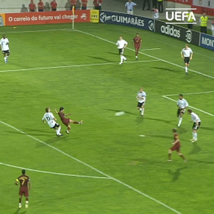 UEFA.comのインスタグラム：「🇵🇹 The footwork from Nani 🔥 The finish from Moutinho 🔥   #U21EURO」