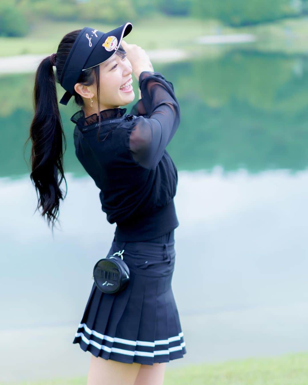 J.JANE JAPANさんのインスタグラム写真 - (J.JANE JAPANInstagram)「. シースルー袖で日焼け対策に♡ ロゴのオーロラカラーが可愛いデザインです。 . Tops Objet sweatshirt（Black ） ¥25,000 . Bottoms Line Tennis skirt（Black） ¥26,000 . . #golf#골프 #ゴルフ#golfwear #j_jane #j_jane_golf #スポーツ#golfswing #ドライバー#アイアン#golf#fashion#韓国ファッション#ゴルフ好き#golfing#golfer #ゴルフウエア #ゴルフスイング#ゴルフ女子#ゴルフ男子#トレーニング#ゴルフ部#ゴルフ部会」6月7日 16時23分 - j.jane_japan