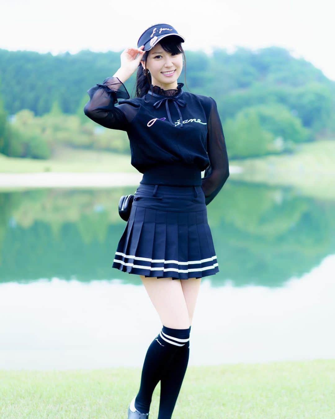 J.JANE JAPANさんのインスタグラム写真 - (J.JANE JAPANInstagram)「. シースルー袖で日焼け対策に♡ ロゴのオーロラカラーが可愛いデザインです。 . Tops Objet sweatshirt（Black ） ¥25,000 . Bottoms Line Tennis skirt（Black） ¥26,000 . . #golf#골프 #ゴルフ#golfwear #j_jane #j_jane_golf #スポーツ#golfswing #ドライバー#アイアン#golf#fashion#韓国ファッション#ゴルフ好き#golfing#golfer #ゴルフウエア #ゴルフスイング#ゴルフ女子#ゴルフ男子#トレーニング#ゴルフ部#ゴルフ部会」6月7日 16時23分 - j.jane_japan