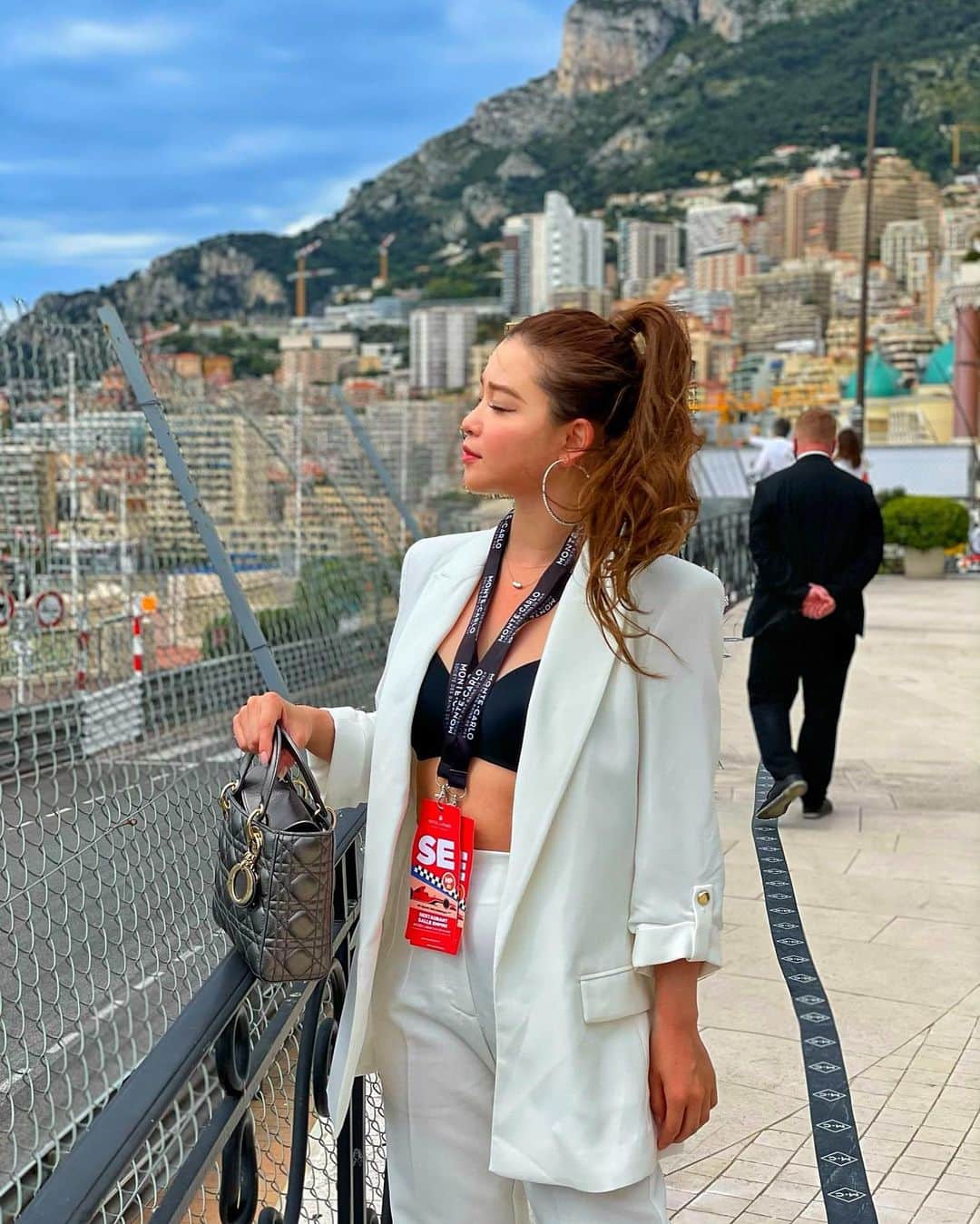 陽菜えみるのインスタグラム：「.  Formula1🏎🏁 Grand prix de Monaco 2021🇲🇨  It was watching games in the final while eating the French of the mon of three stars restaurant. ⭐️⭐️⭐️  @hoteldeparismc @lelouisxvmonaco  .」