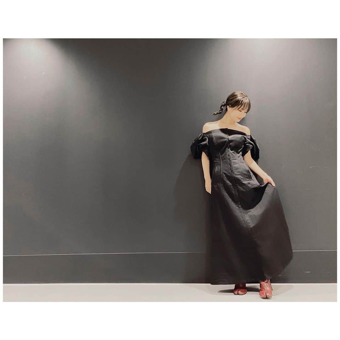 大塚愛さんのインスタグラム写真 - (大塚愛Instagram)「ドレス　AKIRANAKA ブーツ  Maison Margiela  AIO  #tv #fashion  #akiranaka #maisonmargiela」6月7日 17時31分 - aiotsuka_official
