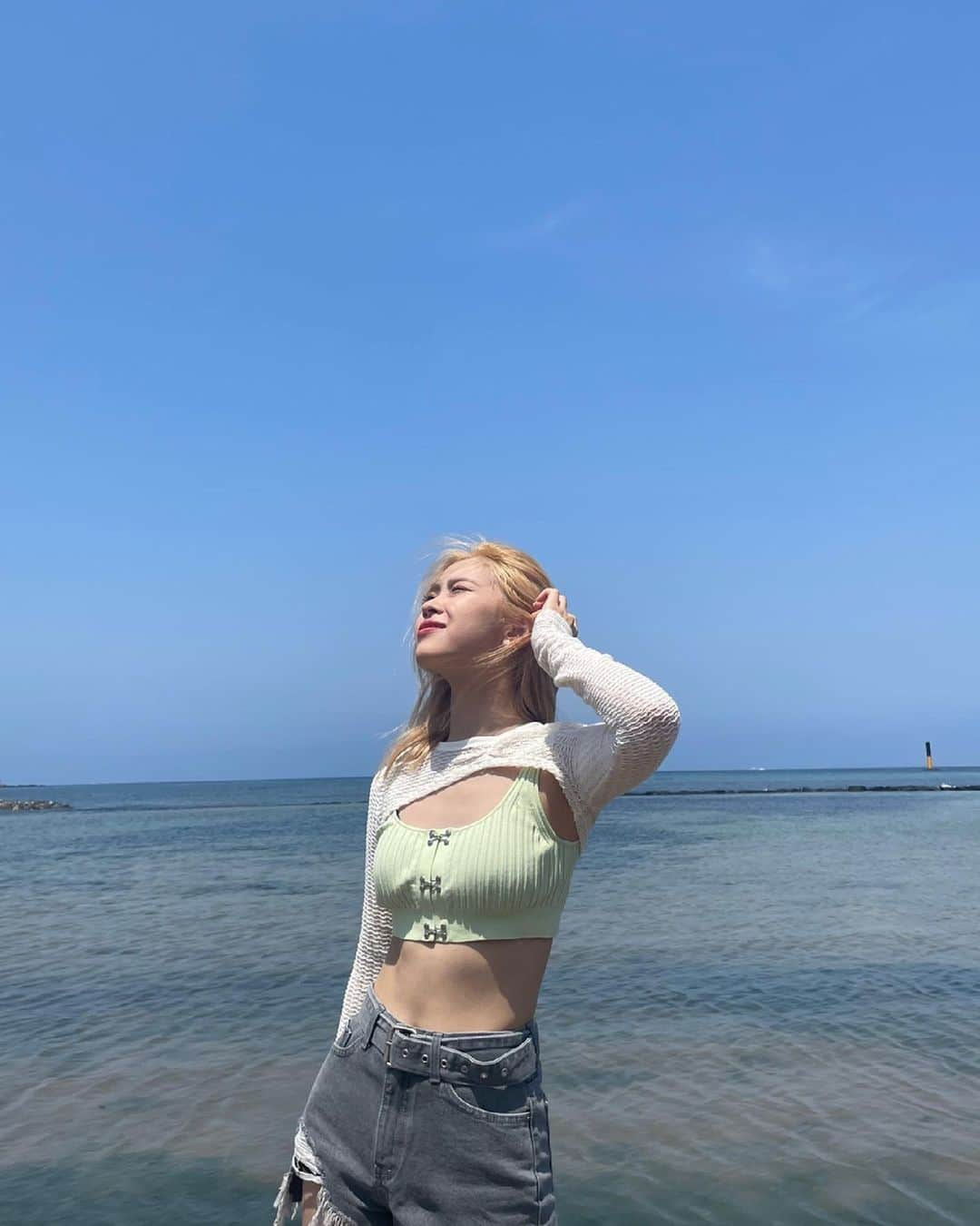 ITZYさんのインスタグラム写真 - (ITZYInstagram)「🌞🌞🌞」6月7日 13時43分 - itzy.all.in.us