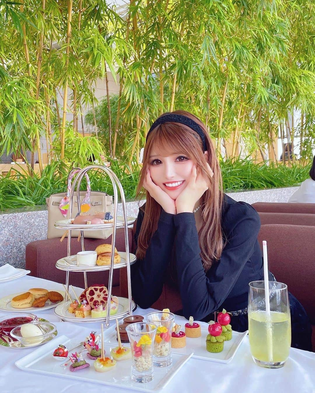 桜咲乃愛さんのインスタグラム写真 - (桜咲乃愛Instagram)「パークハイアットにて HARRY WINSTON💎afternoontea🍽💕🥂  ハリーのアフタヌーンティーは去年も来たけど 平べったいプレートのスイーツやしょっぱい系の食べ物が何個でもおかわり自由なのが最高😌💓✨  ホタテのおかわりした〜🐚💕  はぴはぴ🥰💖💖💖🍀  #HARRYWINSTON#harrywinstonafternoontea #ハリーウィンストンアフタヌーンティー #パークハイアット#sucredouceur」6月7日 14時02分 - noasama1101