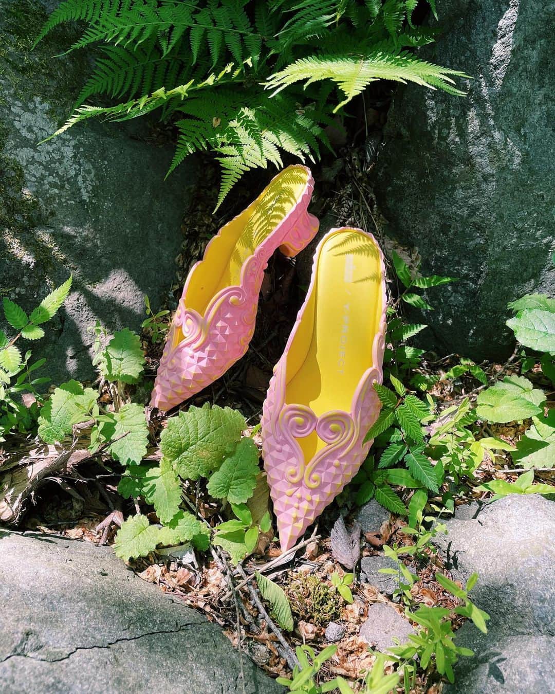 渡邉香織さんのインスタグラム写真 - (渡邉香織Instagram)「シンデレラもこんなに可愛い靴だと階段引き返しちゃうね🙂🦋」6月7日 14時28分 - foxco_kaori