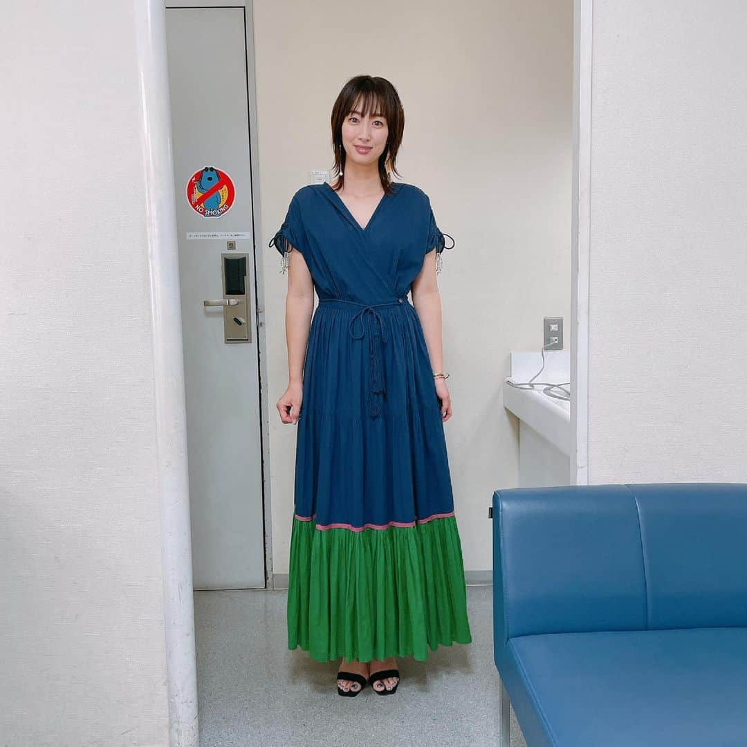 坂下千里子さんのインスタグラム写真 - (坂下千里子Instagram)「お久しぶりです！お元気でしたか？私は、元気でした！まず衣装 .  ワンピース @velnica_japan   アクセサリー @enakbrass  . . 三半規管が弱まってます。。フラフラです。ただ、回りたかっただけ。 . もしくは、錦織圭選手の明け方の試合観てたから、フラフラなのかもしれない、、、。 . #テニス #ローランギャロス #ローランギャロス2021 アクセサリー #ワンピース」6月7日 14時29分 - chiriko_sakashita_official