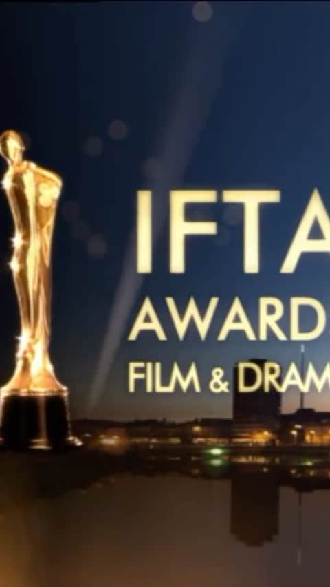 サラ・ボルジャーのインスタグラム：「Irish film and television awards.」