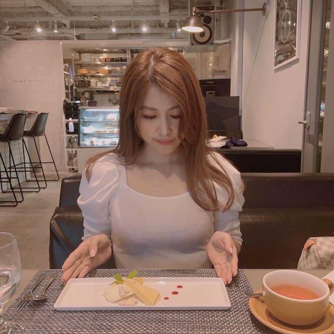 yukieのインスタグラム：「先日伺った @a_la_civette さん✨ ⁡ ランチコースをいただいたんですが、一つ一つがとても美味しくてすごく満足しました😊 ⁡ 有機野菜など出来る限り無添加にこだわった食材を使用されてるみたいで🥬、 身体にも嬉しいお料理を楽しめます☺️ ⁡ ⁡ ⁡ #alacivette  #大阪グルメ #本町ランチ #大阪ランチ #ランチ  #グルメ #有機野菜 #グルメ好きな人と繋がりたい #lunch」