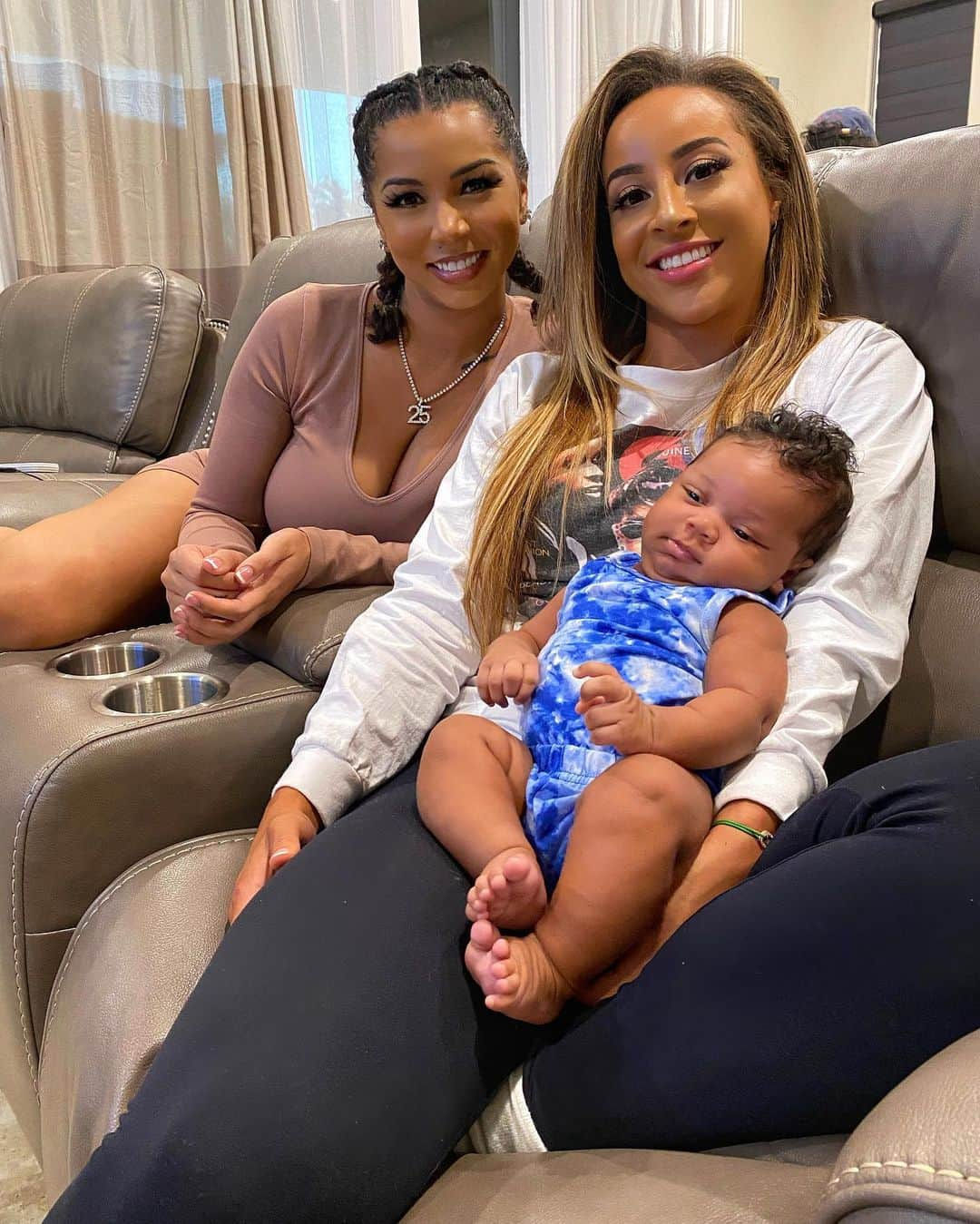 Brittany Rennerさんのインスタグラム写真 - (Brittany RennerInstagram)「Auntie TeTe @itsteannatrump 🥰💕」7月6日 13時07分 - bundleofbrittany