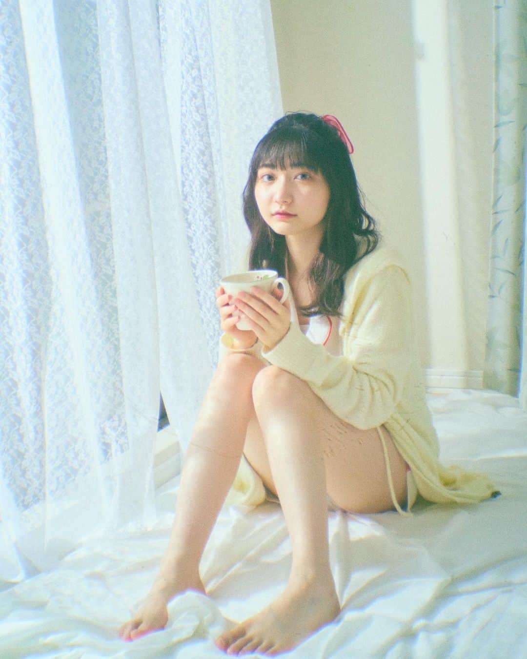 加藤咲希のインスタグラム：「🍓 . #加藤咲希 #かとぅ #かとっこ🐱🌸 #パジャマ #作品撮り #04line #04 #05 #sjk #jk2」