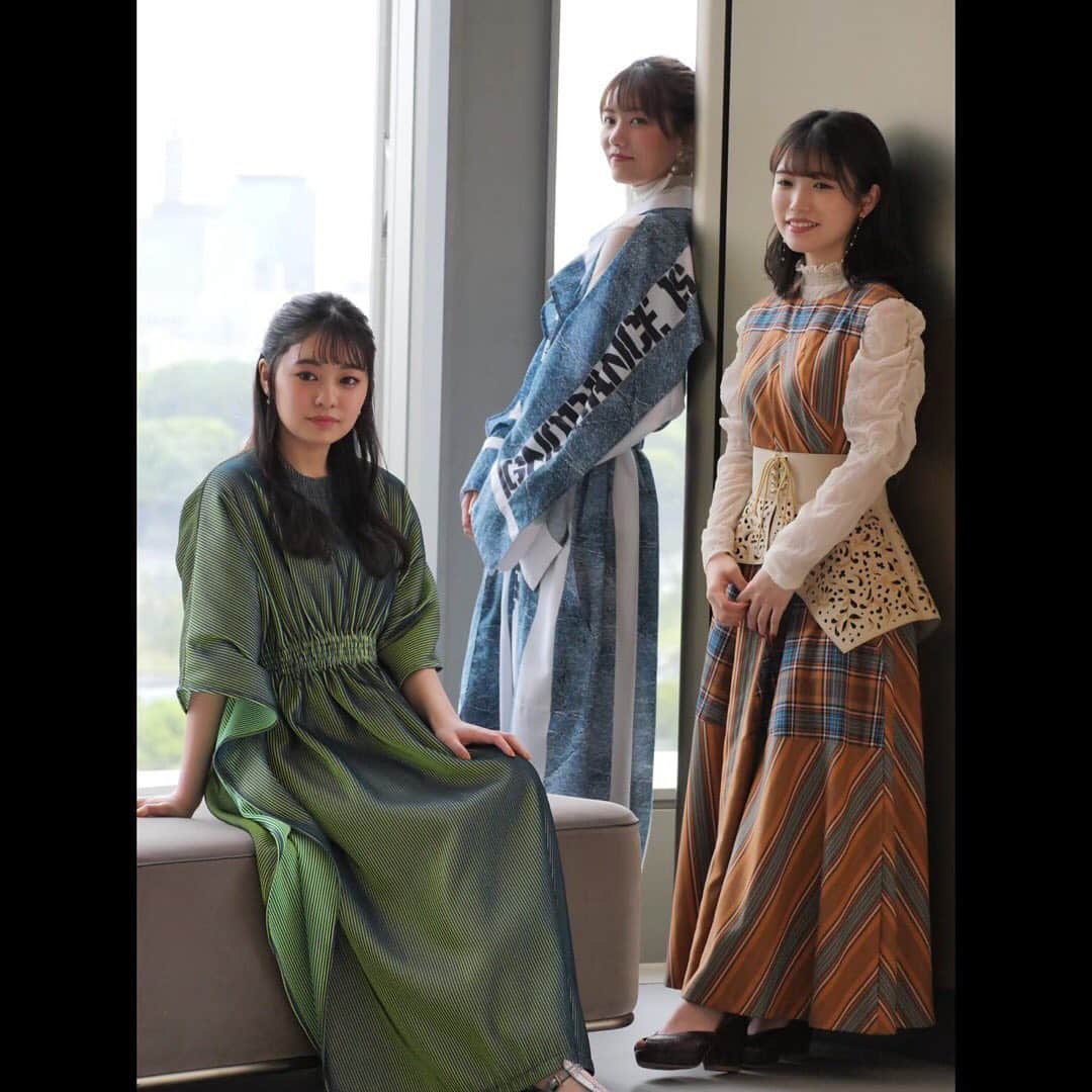 美山加恋のインスタグラム：「たまにどこかのガールズバンドのような構図になった３人。 楽しい撮影でした。  #オフショット #宮澤佐江　#吉柳咲良  #美山加恋 #ピーターパン2021 #ピーターパン40th」