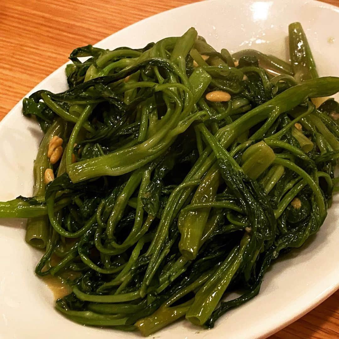 田辺晋太郎さんのインスタグラム写真 - (田辺晋太郎Instagram)「【味付けのセンスが光る！サエキ飯店 @目黒】  というわけで本日は仲良しグループ恒例の食事会でこちらのお店に。  ずっと話には聞いてましたが味付けのセンスがほんと素晴らしいてすね！  高級食材はほとんど無く、飾りもなく純粋に旨さだけでストレート勝負、香港に行きたい気持ちが更に高まりました。  もうちょい安くて予約が取れてこういう味のお店があったら良いなぁ  しかし美味しかった！  #肉マイスター #田辺晋太郎 #肉  #instafood #foodstagram #foodporn #foodphotography #foodie #foodpics #foodlover #foodies #foodblogger #meat #meatrip #meatlover」7月2日 23時27分 - meat_meister_tanabe_shintaro