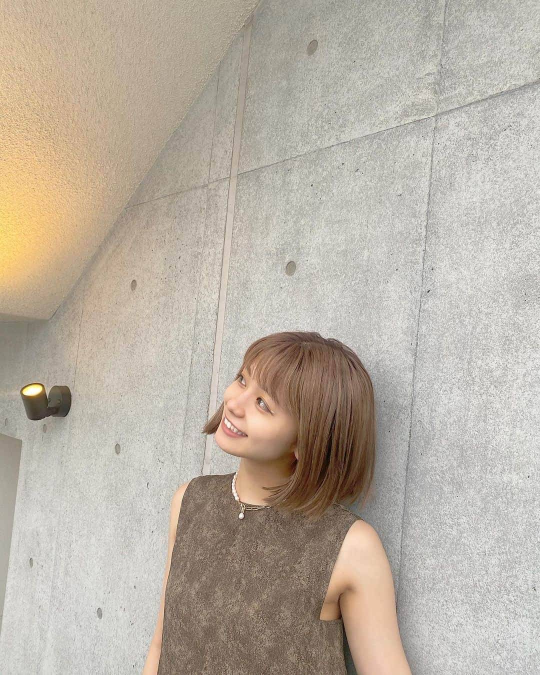 足立佳奈さんのインスタグラム写真 - (足立佳奈Instagram)「少し髪色落ち着いたよん♡  #ちょっと分かりずらいけど #ハイライトじゃなくて #ローライトいれてもらったの #はじめて〜♪♪ #今日の足立 #あだちふく」7月2日 18時35分 - kana1014lm