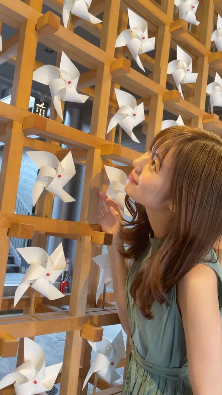 杉浦みずきのインスタグラム：「そうだ　京都、行こう。🍃 嵐山デート気分を味わってね♡ ・ ※ロケですはい😇 京都はええとこ 学生時代は 京都で「おいでやす〜」言うてアルバイトしてました🍵🙇‍♀️  撮影以外はマスクしてます 今回は12proのノーマルで撮ってみたよ！ 画質良いはず！笑  #嵐山 #嵐山デート #嵐山観光 #嵐山グルメ #嵐山食べ歩き #嵐山旅行 #京都 #京都観光 #京都グルメ #京都旅行 #ワンピース #私服 #ootd」