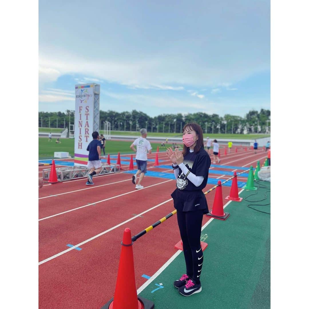 長谷川朋加のインスタグラム：「♡  ✎५⋆*{ しもはんきすたーと🏃‍♀️ } ୨୧-------------------------------- ୨୧  1週間お疲れ様でした☀️🌈  🤳東北希望の襷マラソンでの小さな応援📣 ランナーに向けて拍手と小声での呼びかけ。  今出来る応援はこれが精一杯。  早く大きな声でエールを送って、 ランナーの皆さんとハイタッチをして 存分に心を通わせられる応援がしたい😊  その日を楽しみに、 今はできることをコツコツと♪ できることにフォーカスして 楽しんでいきましょーっ(*´꒳`*)つ  では、良い週末をお過ごし下さいね☺️💓 私は職域接種でワクチン、、ドキドキ。  ୨୧ -------------------------------- ୨୧ #やりたい事は全部やる #全力前向き前のめり #走るの大好き」