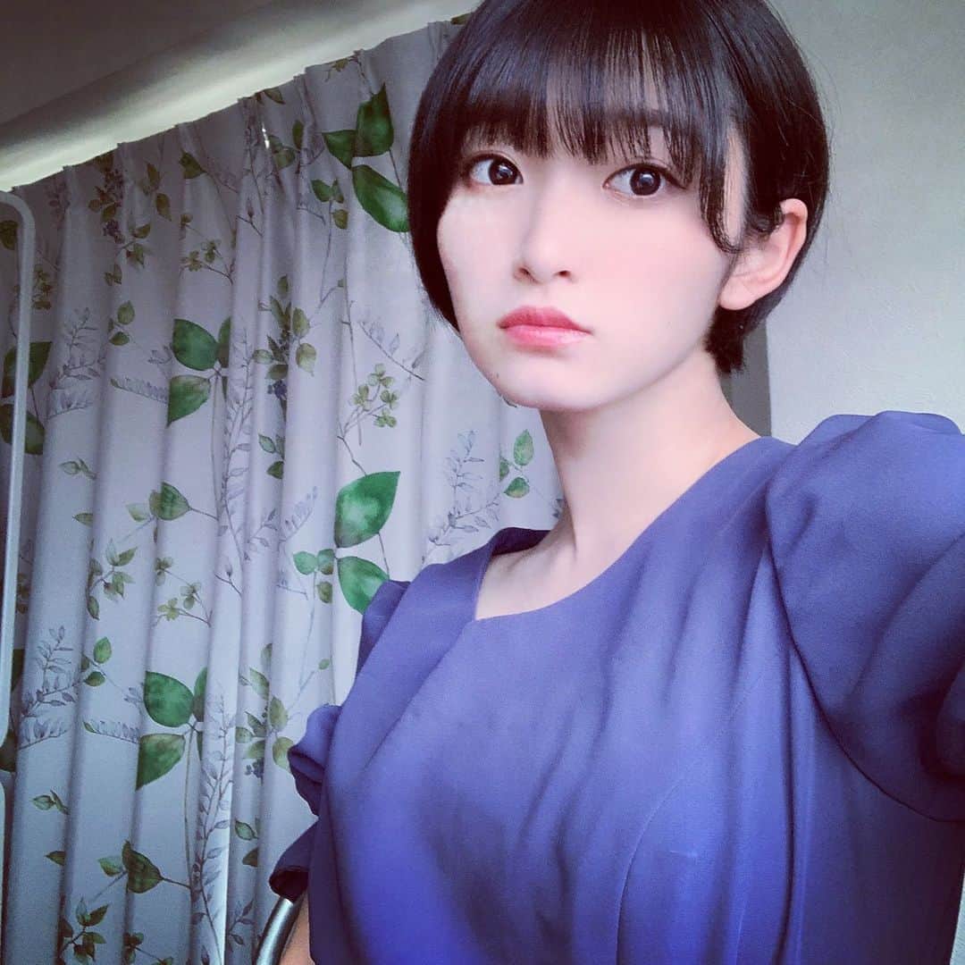宮本佳林さんのインスタグラム写真 - (宮本佳林Instagram)「♡  たまには。  #ストレートヘア #もうすぐ髪切る #宮本佳林 #たまにはこんなのもあり」7月2日 19時22分 - karin_miyamoto.official