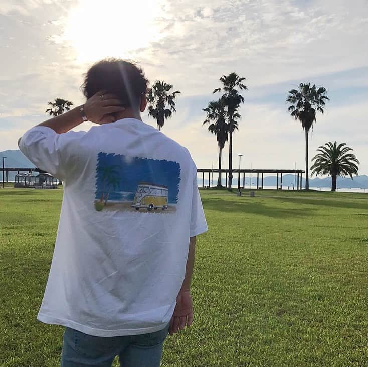 Ayumuのインスタグラム：「🏄🏿‍♂️🏄🏿‍♂️🏄🏿‍♂️ ゆーさくが作ったサーフT🏄🏿‍♂️ 着たら海に行きたくなるやつ🏄🏿‍♂️ 本日21時　受注開始🔥 @act_on_life ✔️  #act_on_life #アクトオンライフ」