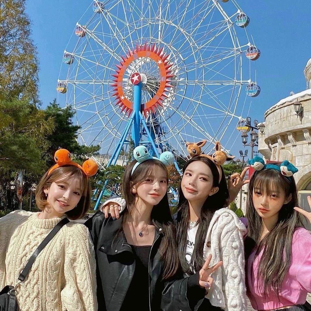 星來のインスタグラム：「美人4姉妹 降臨。 #国宝級 #美人 #姉妹 #美しい #いいね返し #インスタ映え #instagood #instalike #f4f #l4l #likeforlikes #likeforfollow #いいねした人全員フォローする #お洒落さんと繋がりたい #美男美女と繋がりたい」