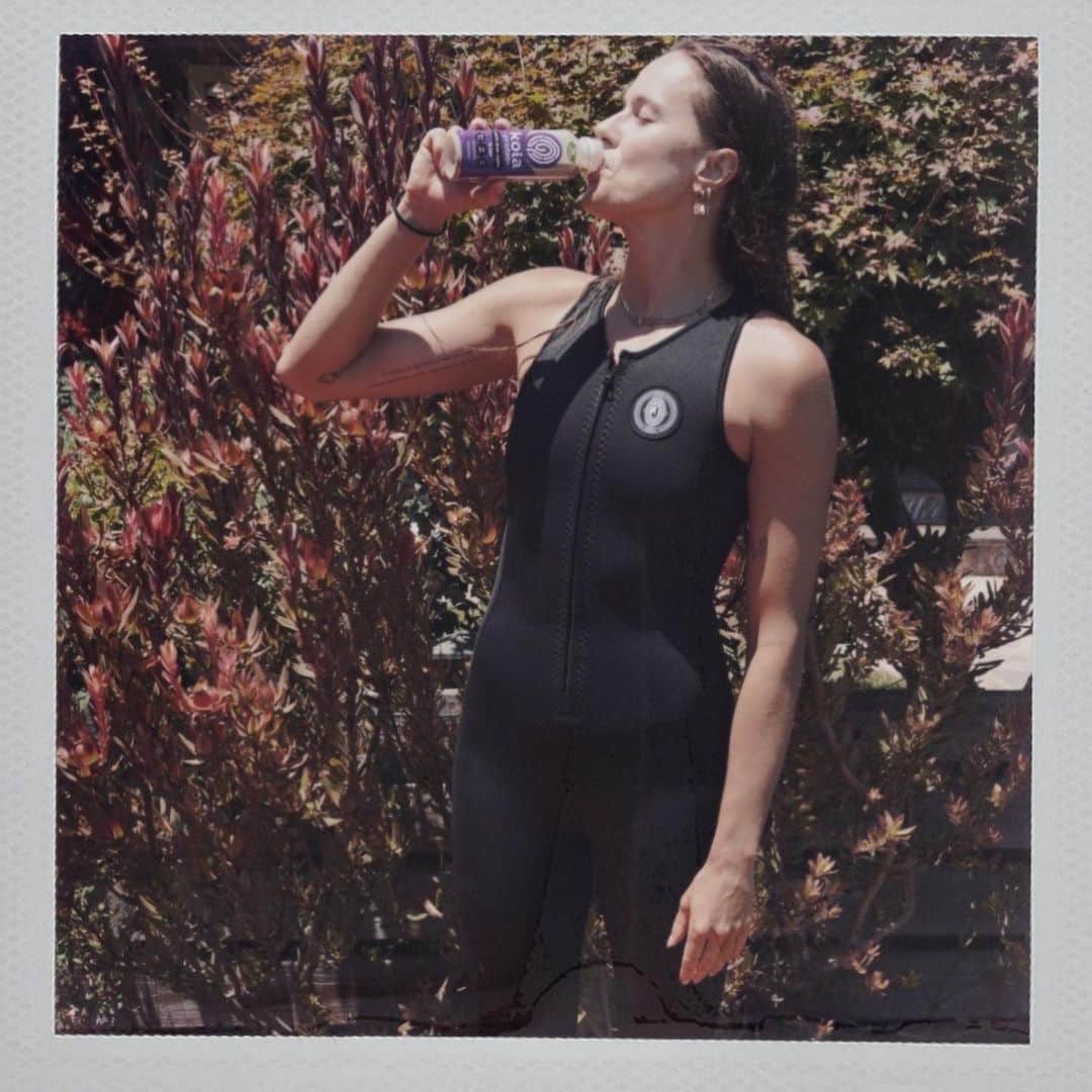 ケルシー・ロビンソンのインスタグラム：「Practice, surf, river... repeat. @drinkkoia giving me all the plant based energy I need to do the things I love every day #drinkkoia #choosekoia 🤍」