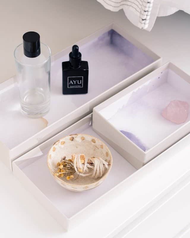 近藤麻理恵のインスタグラム：「“Hikidashi” in Japanese means “a drawer,” or a place to organize your treasured possessions. After years of searching for the right kind I created a line of my own. Visit the link in my bio to learn more!」