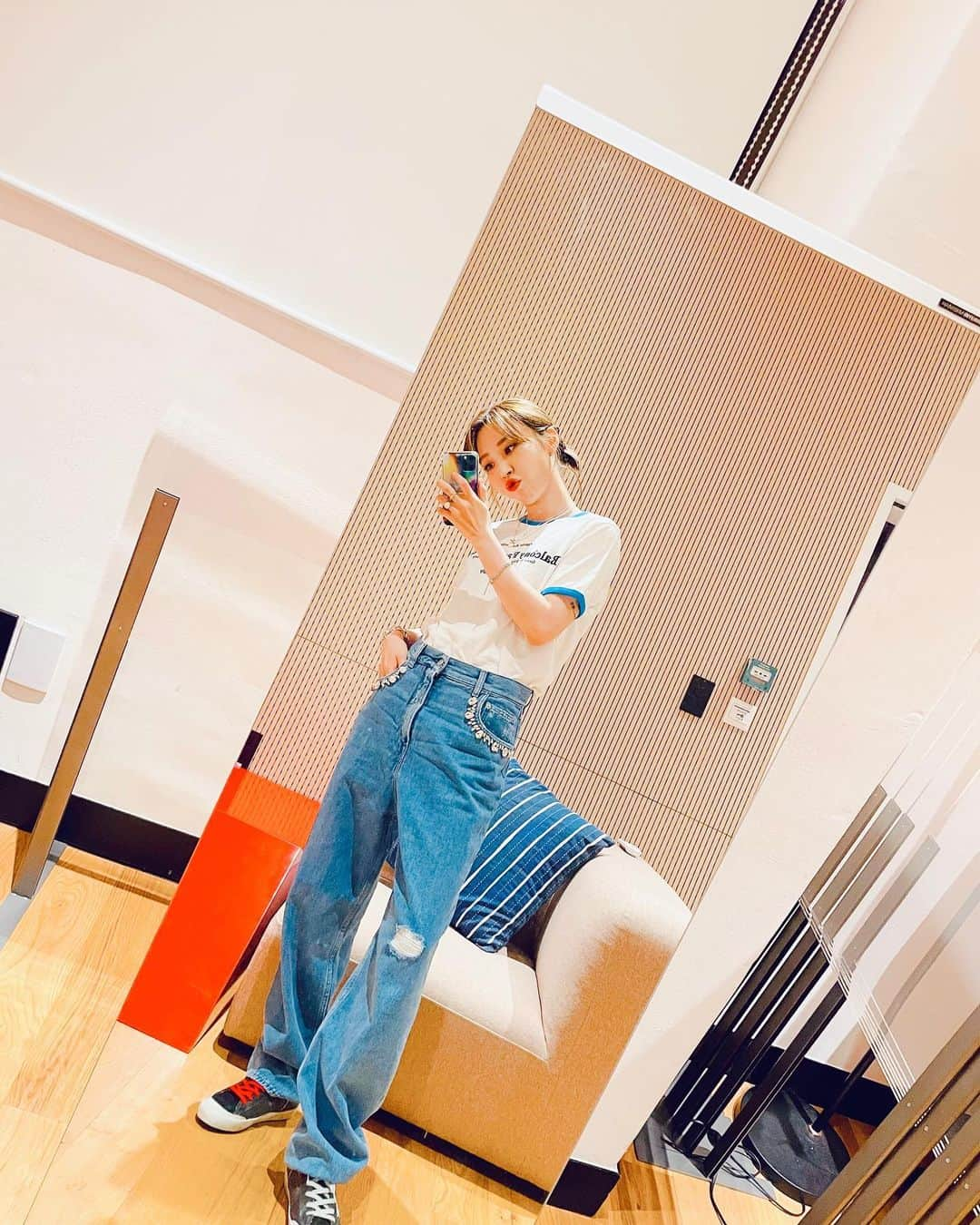 ムンビョルさんのインスタグラム写真 - (ムンビョルInstagram)「🦋🐳🐟🐬💙 ⠀ ⠀ ⠀ ⠀ ⠀ #byul2closet」7月2日 23時39分 - mo_onbyul