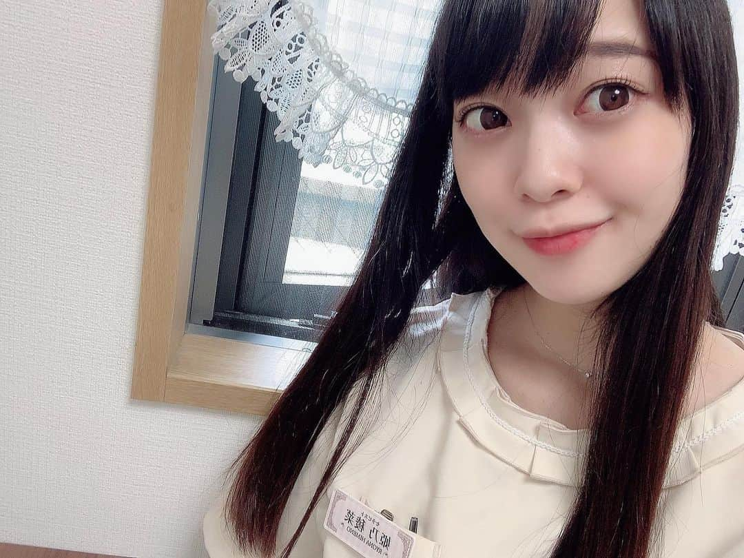 姫乃稜菜のインスタグラム：「7月🌺sisterでセラピストになり4年目を無事に迎えました(о´∀`о) 美容の仕事をしてるものとして自分が使ってみて良いものを皆様に発信していきたいと思います☺️ また新しい事も始める事になったのでのんびり私らしく😌  #姫乃稜菜#美容#セラピスト#元アイドル#beatboxer」