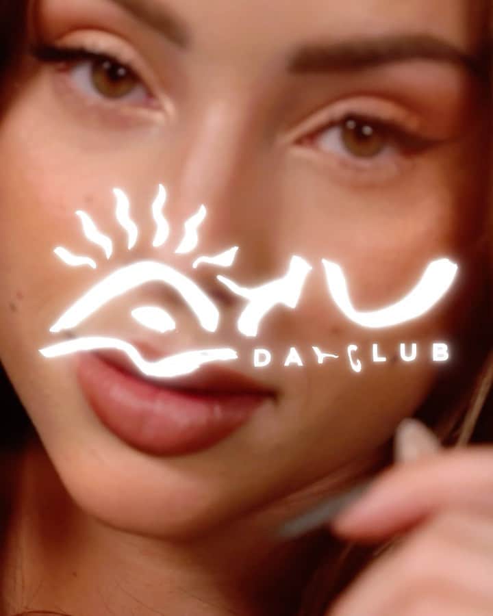 チャーリー・ジョーダンのインスタグラム：「See you today at 2:30 Las Vegas 👀 @ayudayclub」