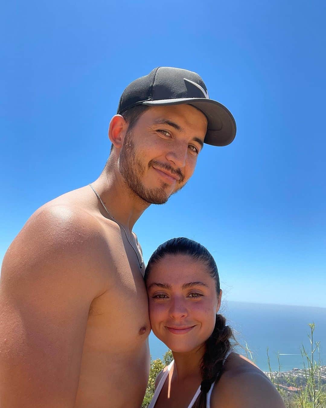 ジャック・レイ・パイルズのインスタグラム：「somehow always end up on a hike harder than what he says it’s going to be」