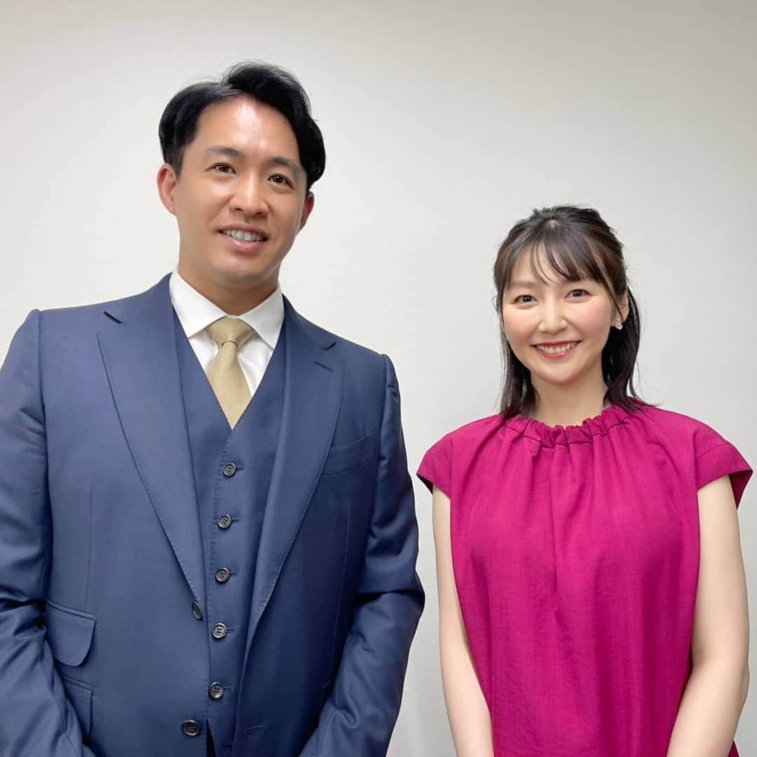 橋本真衣のインスタグラム：「. 本日の #福岡ニュースファイルCUBE ゲストは元ホークスの #五十嵐亮太 さんでした🎵 . . #爽やかな五十嵐さんに#朝からメロメロの女性スタッフ陣でした#ホークスは今日から沖縄#明日はtncの生中継です#達川さんの副音声#私もご一緒します#ぜひご覧ください🤗」