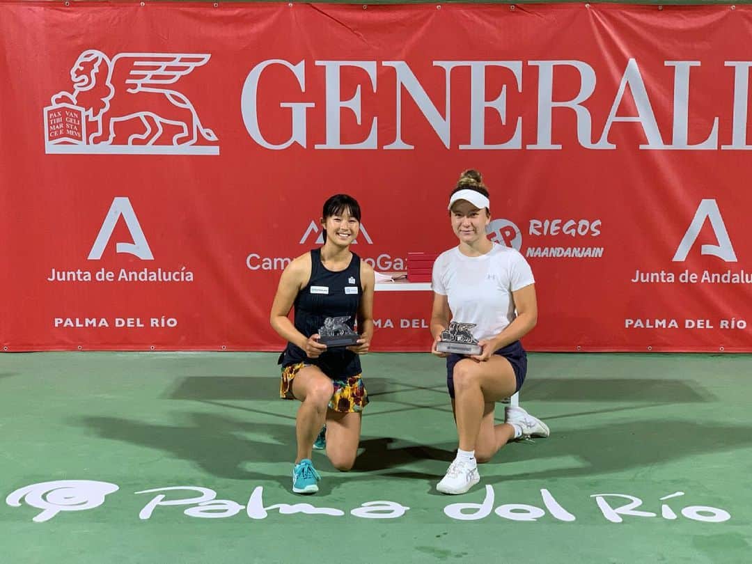 佐藤久真莉のインスタグラム：「Doubles runner up with @lululsun  Thank you for playing with me😊⁣ 🇪🇸🔜🇵🇹⁣ ⁣ #テニス ⁣ #テニス女子⁣ #テニスウェア ⁣ #プロテニスプレイヤー ⁣ #スポーツ ⁣ #スポーツウェア ⁣ #スポーツ女子 ⁣ #武内総合会計⁣ #富士薬品 ⁣ #アドミラルアスレ⁣ #吉田歯科クリニック ⁣ #ヨネックス ⁣ #professionaltennis ⁣ #tennis ⁣ #tennisgirl ⁣ #tennisplayers ⁣ #sports ⁣ #admiralathletics」