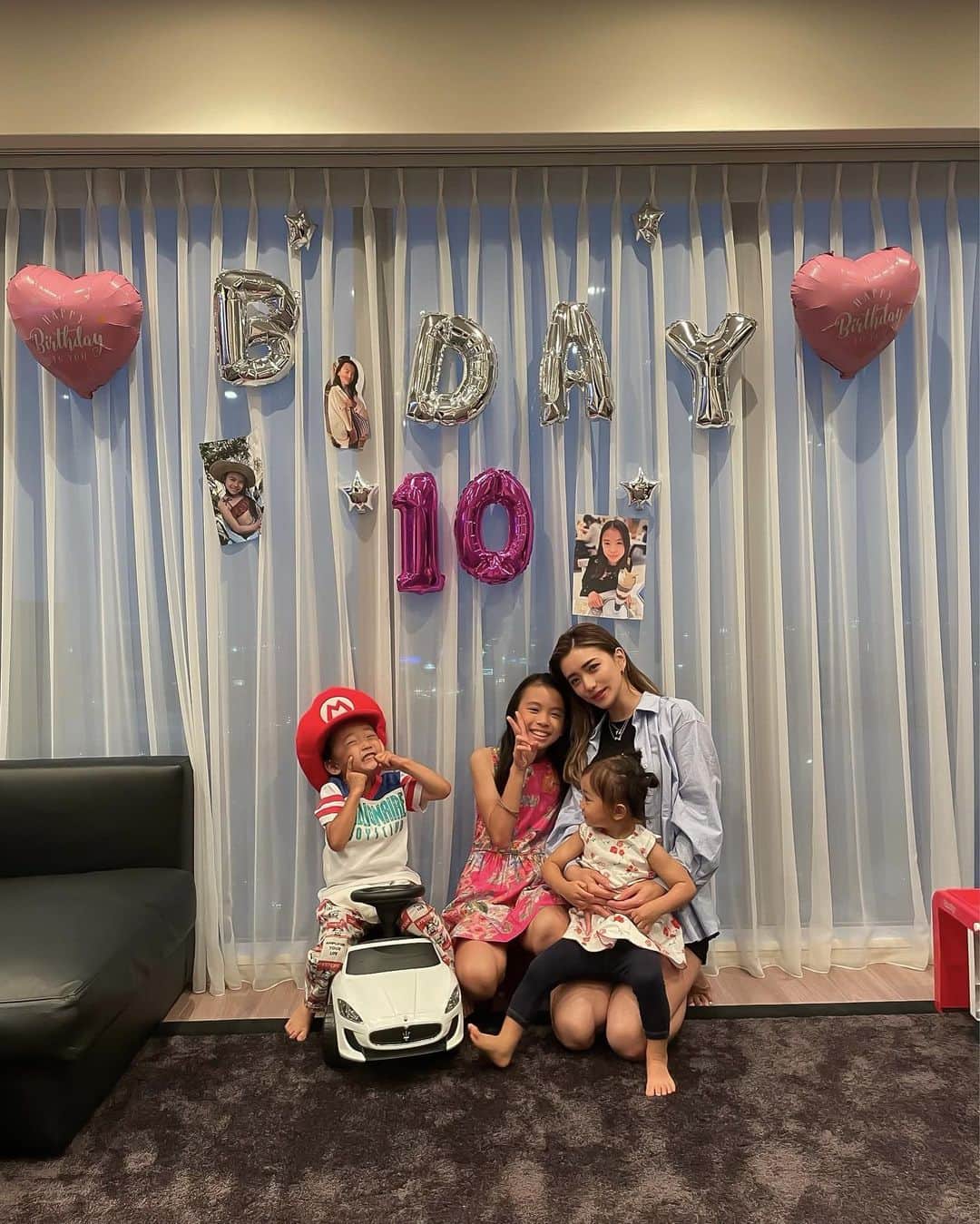 谷口紗耶香のインスタグラム：「Happy 10 th birthday 🎂sana🎂 長女が１０歳になりました。 手が離れるまでもう半分来てしまったなんて🥲💕 色んなことを思い返した一日でした。  私はサナがいないともう無理だーって思うくらい頼ってます。笑 ノアなんて、おねーちゃんがいいって言うくらい。💕 これからの1年はまた、勉強も難しくなったり、大人に近づいていく不安定な時期でもあるから私も共に日々成長していきたいなと思ってます。  毎日毎日学校にお手伝いにお世話に とっても感謝してる〜🙇‍♀️💕 これからもお願いします。笑」