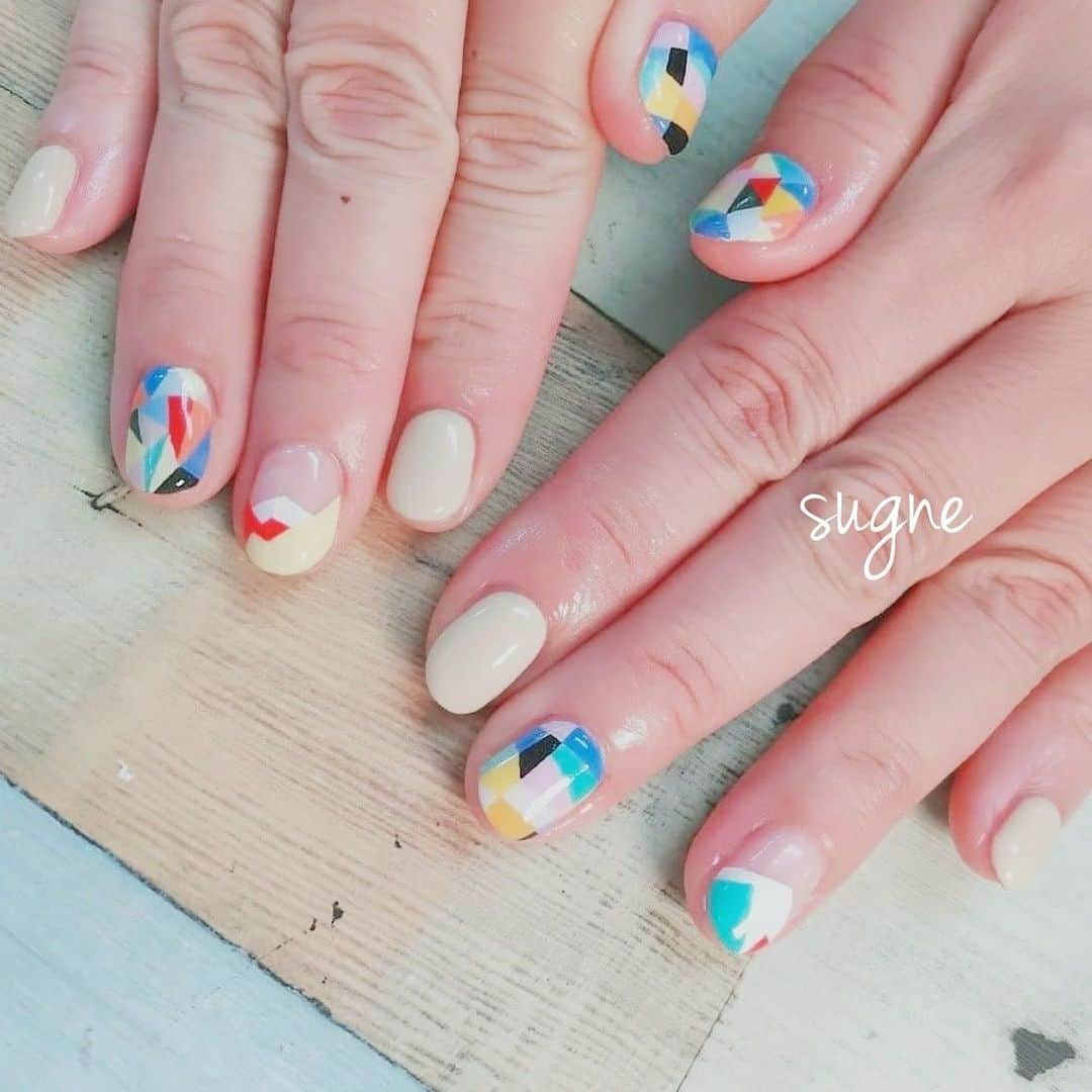 ネイル アイ サロン スグネさんのインスタグラム写真 - (ネイル アイ サロン スグネInstagram)「🎨 nuance nail  @sugnechihiro  @_mio__t  @___the_nail___  @ono_nail_   #手描きネイル #sugne #nail  #nailart #ネイル #ネイルデザイン #カジュアルネイル #ショートネイル #ネイル #ニュアンスネイル #ニュアンスアート #大人っぽいネイル #高田馬場ネイル #高田馬場 #네일 #네일스타그램」7月3日 8時56分 - naileyesalonsugne