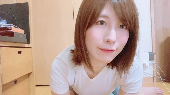 相原みぃのインスタグラム：「日焼け止めを、塗る☀  #グラドル #ポートレート #フリーモデル #グラビア #フリーランス #ポートレートモデル #被写体 #撮影会 #写真好きな人と繋がりたい #カメラ好きな人と繋がりたい #くびれ #美脚 #撮影依頼 #仕事依頼 #ミリドル #portrait #shotting #japanesegirl #cute #kawaii #followme」