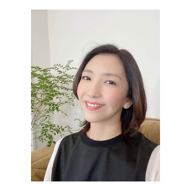 瀬奈じゅんさんのインスタグラム写真 - (瀬奈じゅんInstagram)「⁡ ⁡ 昨日のリモート夜会「J'sROOM～エリザガラコン反省会～」にご参加下さいました皆様、ありがとうございました！ ⁡ ええ、反省会とは名ばかりの、まったく反省していない自画自賛の会となりました笑。 まぁそうなるであろう事は想定内のメンバーでしたしね……最初から反省する気なんてさらさらなかったですしね。 (特に大鳥れいさんね笑) ⁡ みどり、りゅうちゃん、とし、ありがと！ ⁡ 写真でもお分かりの通り、刺激的な大爆笑な楽しい時間を過ごす事が出来ました。 ⁡ これからも「私がひたすら楽しむ会」を続けていきたいと思います。 お付き合い頂けましたら嬉しいです。 ⁡ 皆様、本当にありがとうございました！！ そして楽しすぎてとうとう２時間越えになってしまってごめんなさい……と言いつつ、やっぱり……反省はしてません笑。 ⁡ ペロっ。 ⁡ ⁡ #リモート夜会 #エリザガラコン #反省会 #とは名ばかりの #自画自賛の会 笑 #大鳥れい さん #越乃リュウ さん #宇月颯 さん #やっぱり霞がかってる組長 笑 ⁡ ⁡ #収益の一部を寄附金に #小児がんと闘う子どもたちと #そのご家族の為に #瀬奈じゅん」7月3日 13時33分 - junsena_official