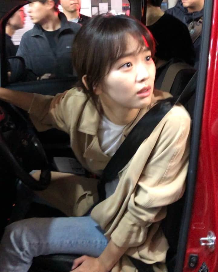 チン・ギジュのインスタグラム：「경미🚗 미드나이트와 함께 하는 주말되어랏🧚‍♀️ #동영상표정주의 #경미기분안좋은거아님」