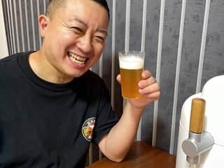 松尾駿さんのインスタグラム写真 - (松尾駿Instagram)「前から、ずっと気になってたキリンの家庭用 生ビールサーバー。家で体験。 めちゃくちゃうまい！ なんだこれは！ 家でこんな生ビール飲めるとは！ 最高！ いろんな味があるのがこれまた嬉しい！ #キリンホームタップ #ビールサーバー #家で生ビール #PR」7月3日 14時42分 - matsuoshun