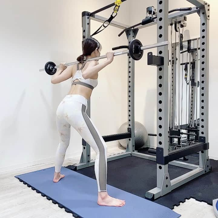 橘沙奈のインスタグラム：「* ここ1ヶ月の @gym.clear でのトレーニング🏋️‍♀️ 日に日に重りが重くなり、 負荷がよりかかる方法でのトレーニングになっていく😂 * おかげで筋肉痛もピンポイントに来るし、 引き締まってきた💪 いつもトレーニング後にはストレッチとマッサージしてもらえるから身体もすっきりするよ✨ 夏に間に合いそうで良かった🥺 * * 上野先生いつもありがとうございます🙇‍♀️✨ * * * * * * * * * * * * * * * * * * * * #プライベートジム #クリアジム #パーソナルジム東京 #パーソナルジム六本木 #ストレッチジム #パーソナルジム #筋トレ女子 #トレーニング女子 #gymclear #gym #training #personaltraining」