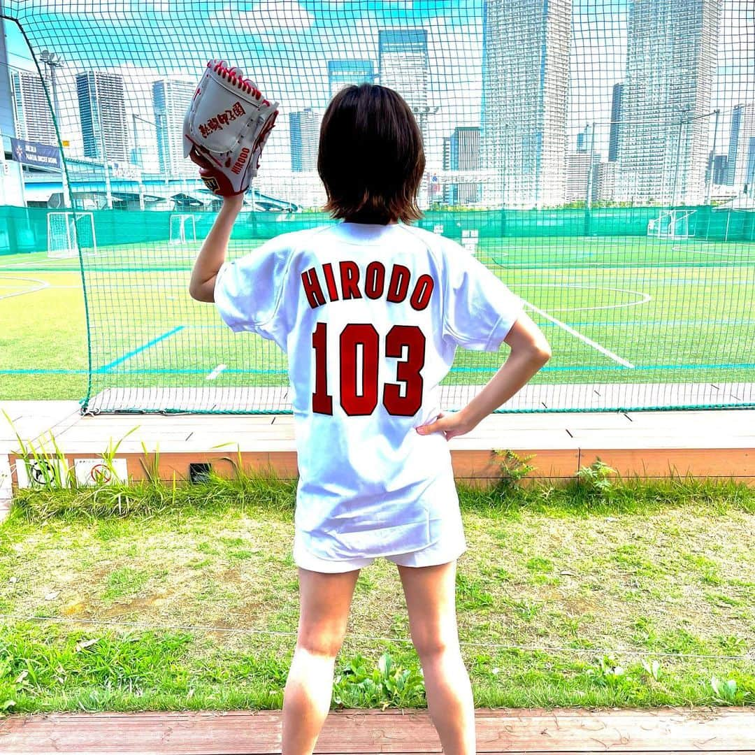 ヒロド歩美さんのインスタグラム写真 - (ヒロド歩美Instagram)「甲子園のマウンドに立たせていただいて学んだこと．  ○美しく広い景色 ○自分が想像していた何倍もの緊張感 ○この大舞台で全力のパフォーマンスをする高校球児の皆さんのすごさ  これまで甲子園を目指す球児を取材してきました．甲子園はどんな場所か球児から聞かれることも多く自分なりに感じたことを伝えてきましたが、これからは恐縮ながらも踏ませていただいたあの場所で感じたことも伝えていきたいと思います．103回目のこの夏は、今回の貴重な経験を糧に取材に励みます！  高校野球取材、熱闘甲子園に邁進することを誓います．  明日のサンデーLIVEでは、ファーストピッチの様子をお届けします⚾️」7月3日 18時27分 - hirodo_ayumi