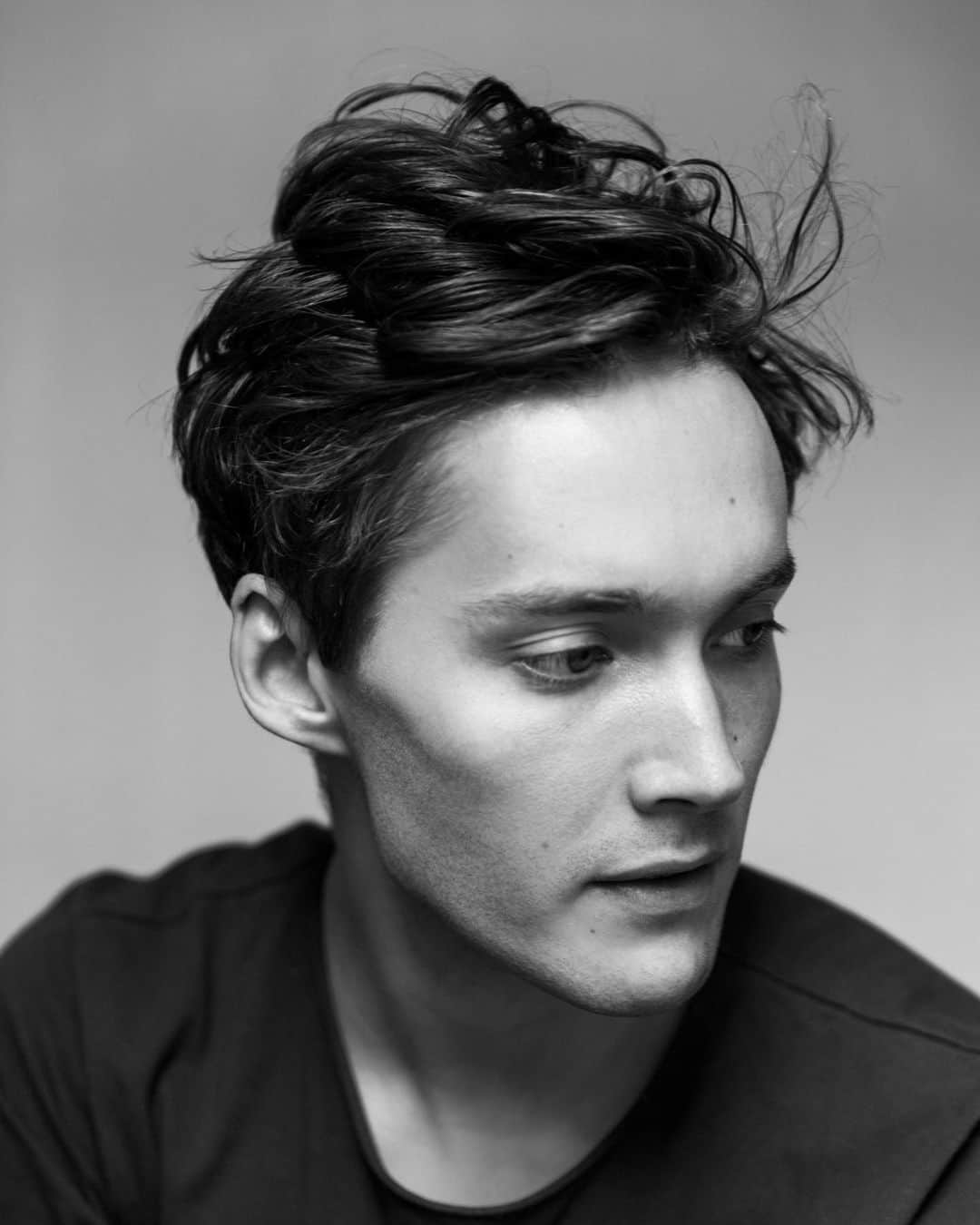 トビー・レグボのインスタグラム：「I think about stuff @ionawolffphoto」